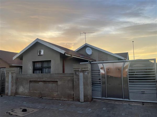 3 Bedroom House 3 Bedroom House