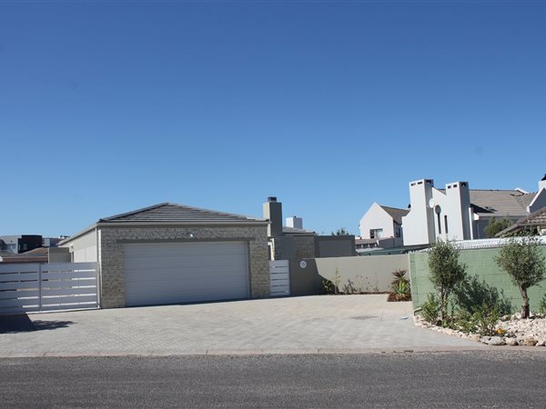 4 Bedroom House 4 Bedroom House