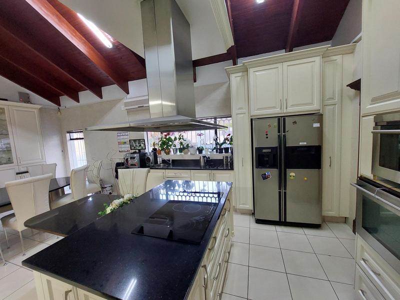 6 Bed House in Laudium photo number 17