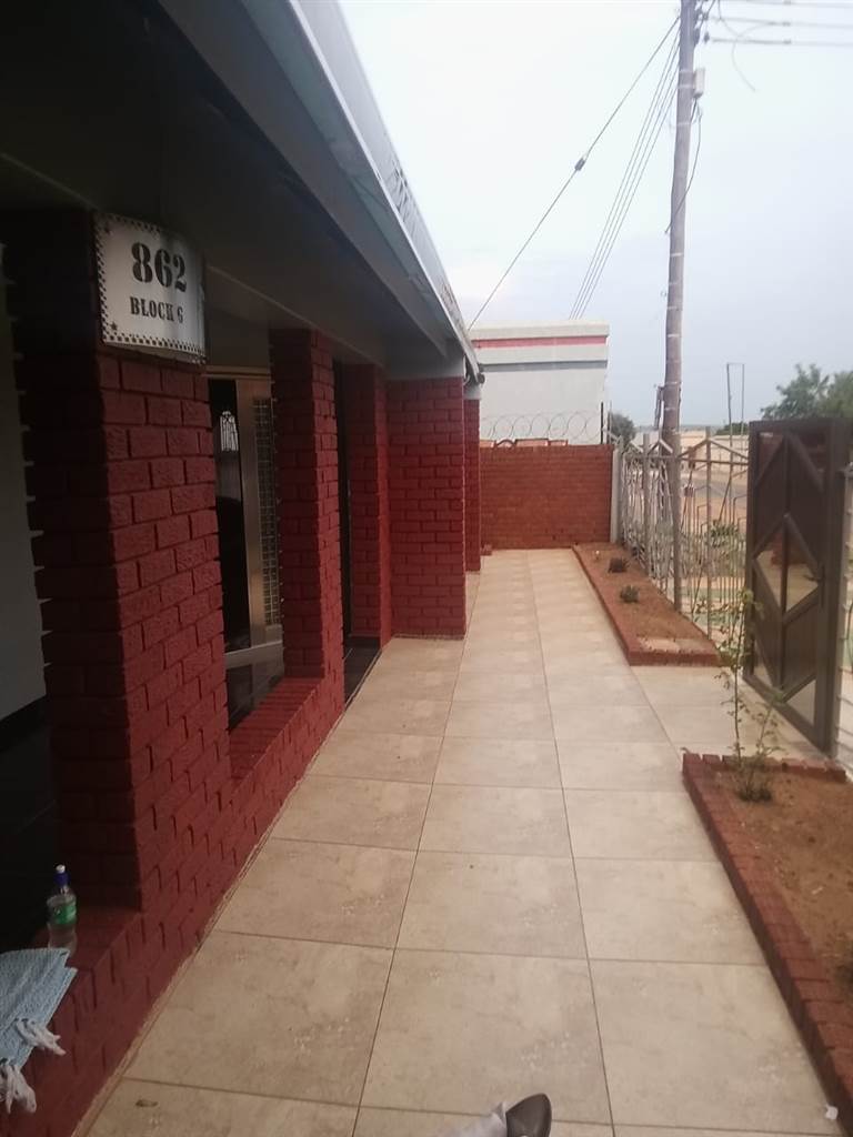4 Bed House in Soshanguve B photo number 4