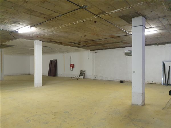 684  m² Industrial space