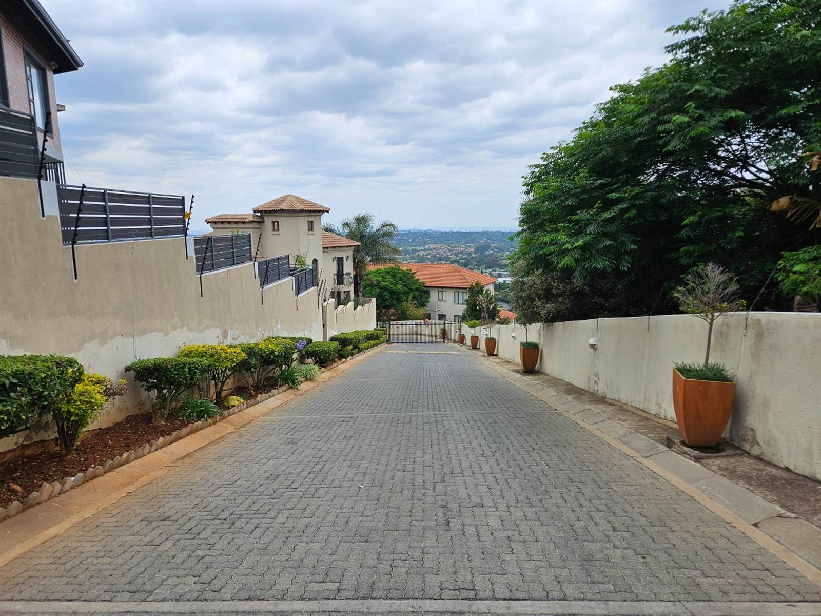 3 Bed Apartment in Constantia Kloof photo number 22