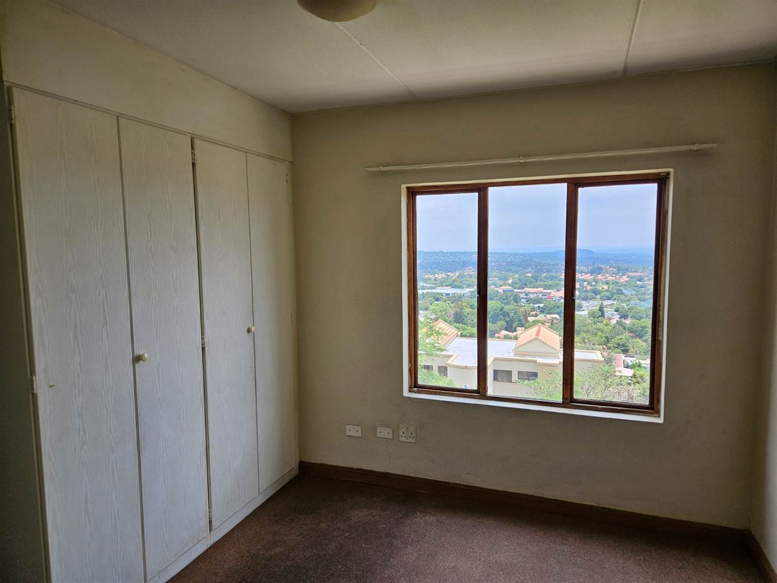 3 Bed Apartment in Constantia Kloof photo number 8