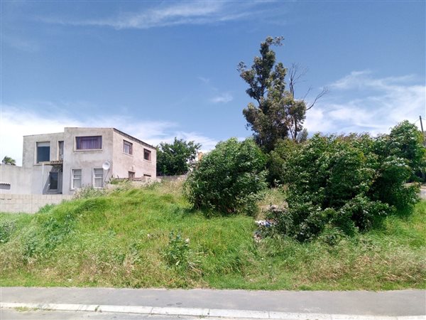 496 m² Land available in Croydon