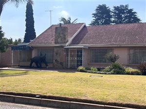 3 Bed House in Rhodesfield