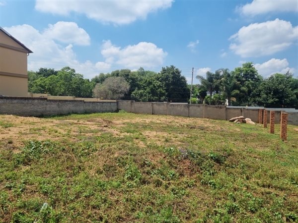 880 m² Land