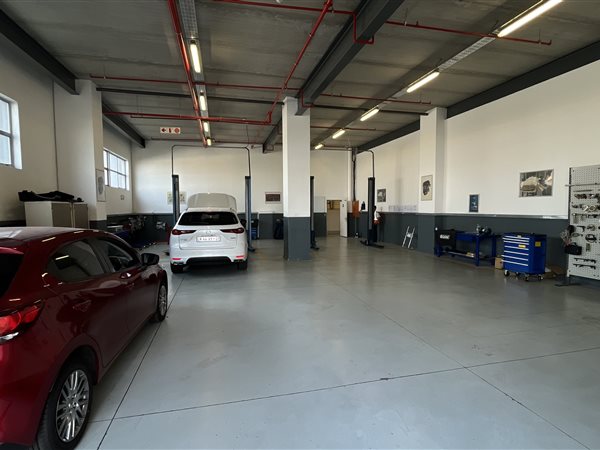 10 593  m² Industrial space