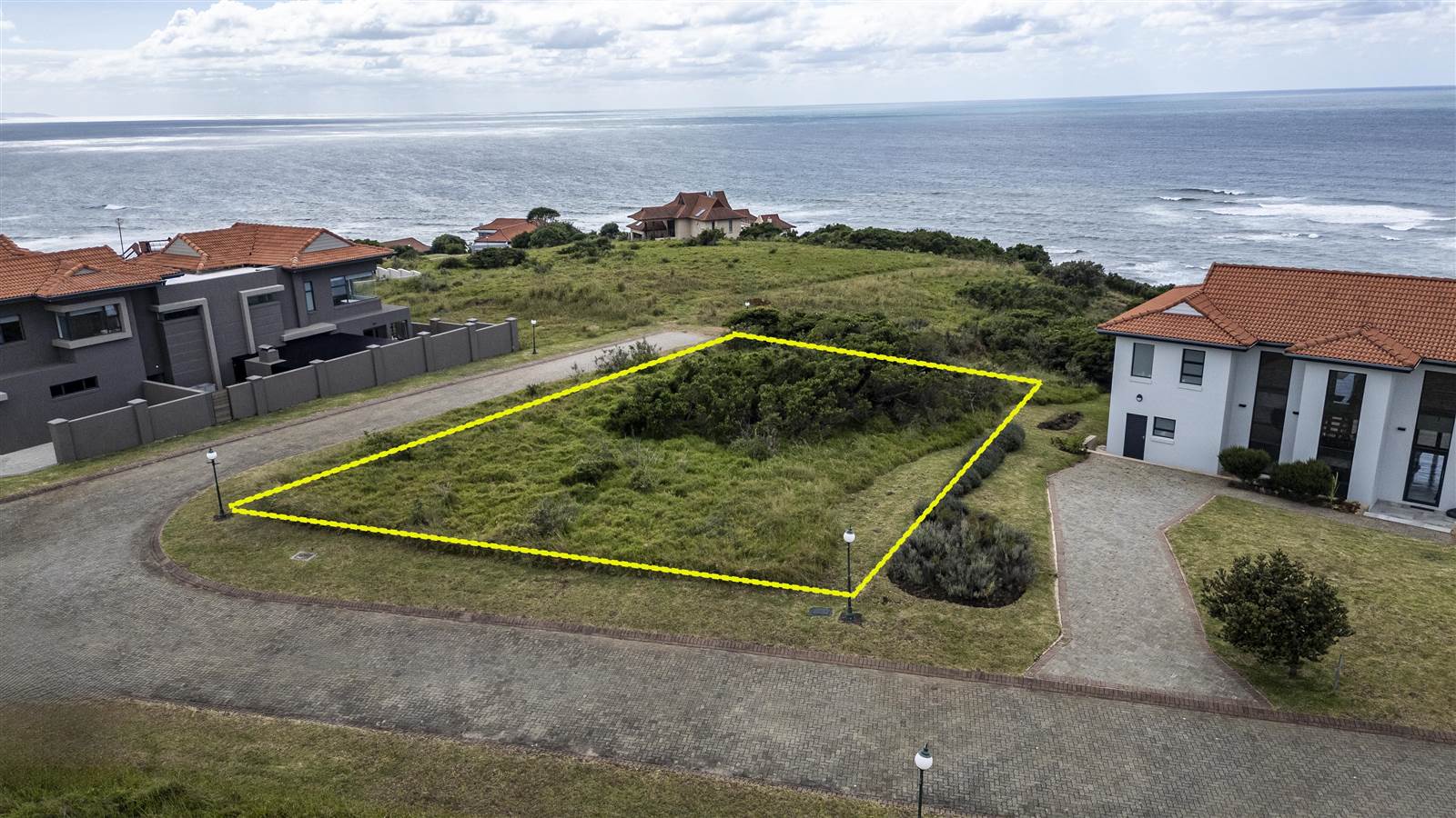 1000 m² Land available in Khamanga Bay photo number 10