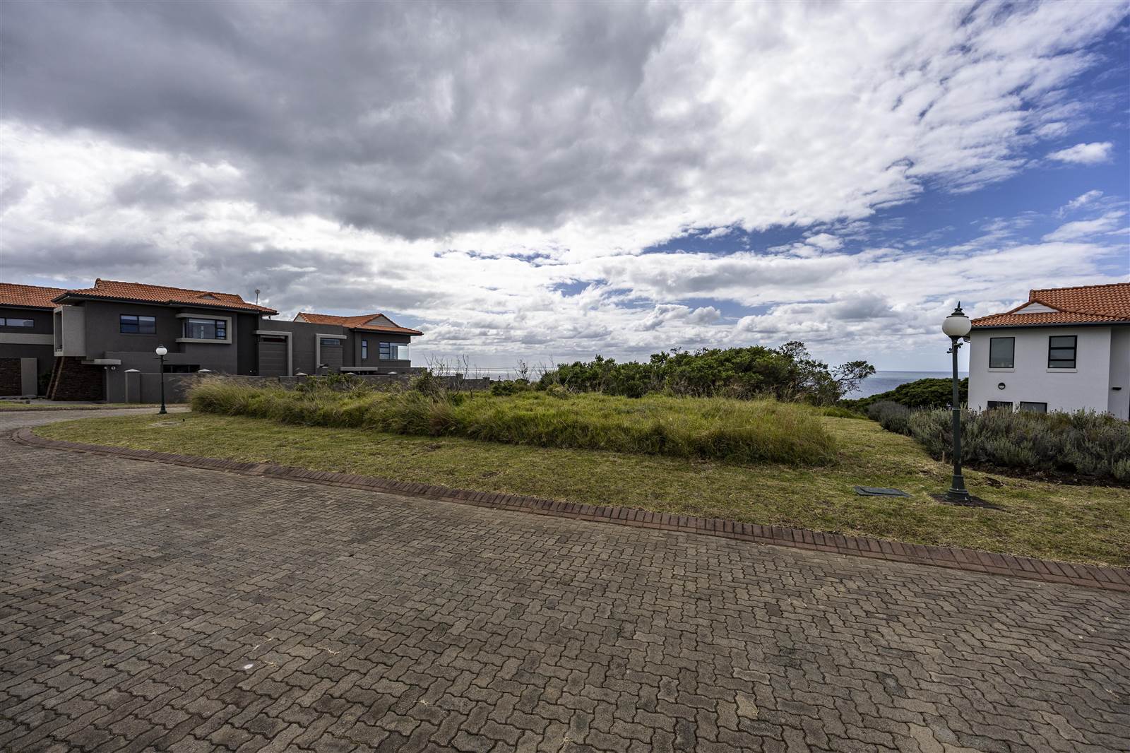 1000 m² Land available in Khamanga Bay photo number 4