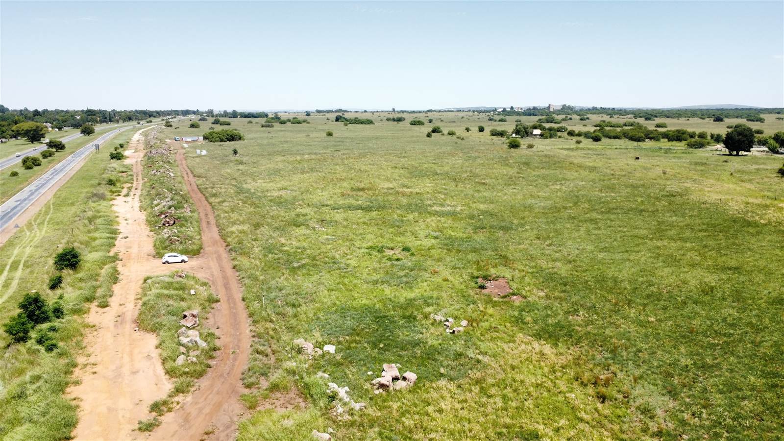 14.2 ha Land available in Stilfontein photo number 2
