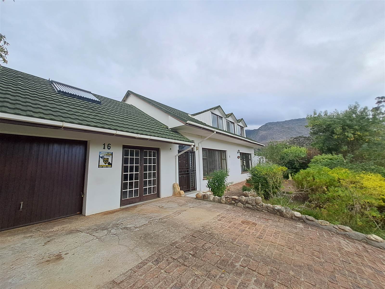 3 Bed House in Villiersdorp photo number 1