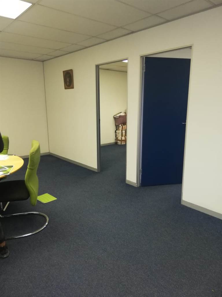 100  m² Office Space in Epping photo number 6