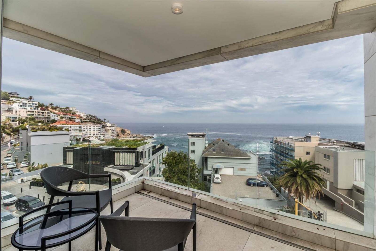 2 Bed Apartment in Bantry Bay photo number 14