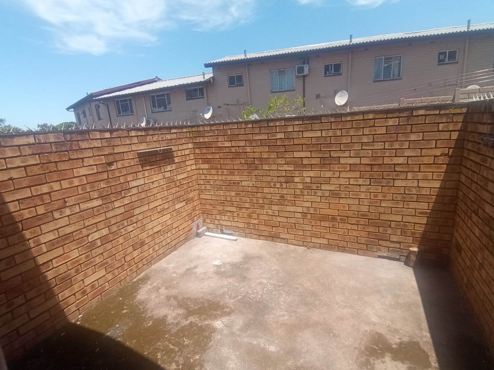 2 Bed Apartment in Empangeni Central photo number 5