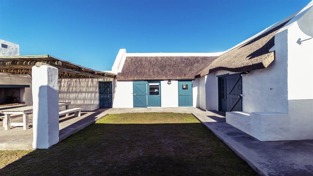 3 Bed House in Struisbaai photo number 15