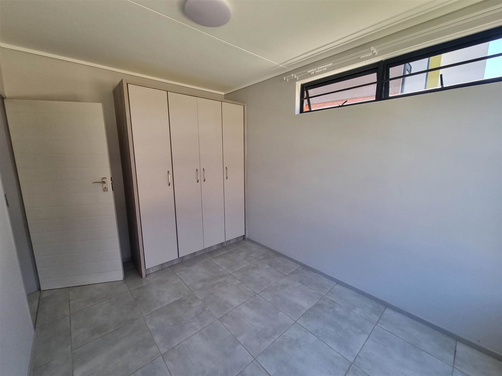 2 Bed House in Rooihuiskraal North photo number 8