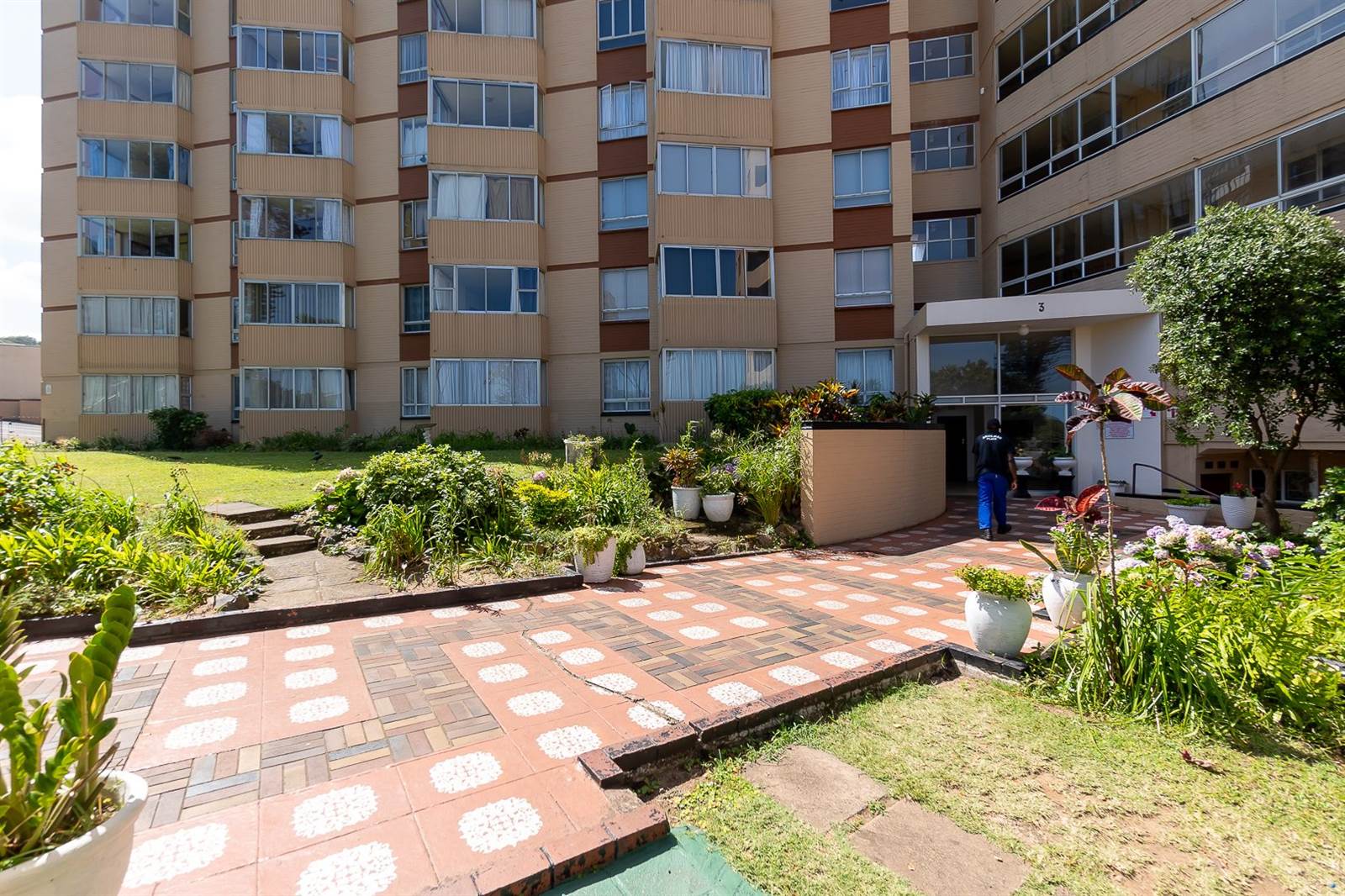 2 Bed Apartment in Doonside photo number 23