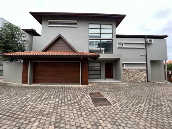 5 Bed Townhouse in Umhlanga Rocks