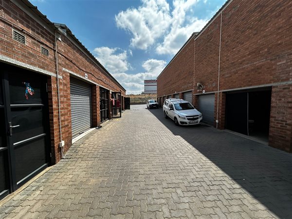 72  m² Industrial space