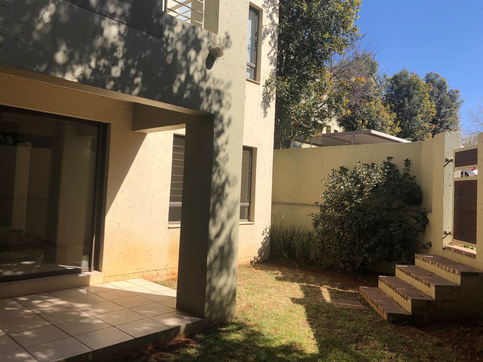 1 Bed Apartment in Bryanston photo number 10