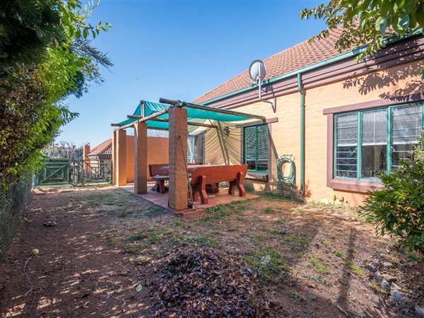 2 Bedroom Townhouse 2 Bedroom Townhouse