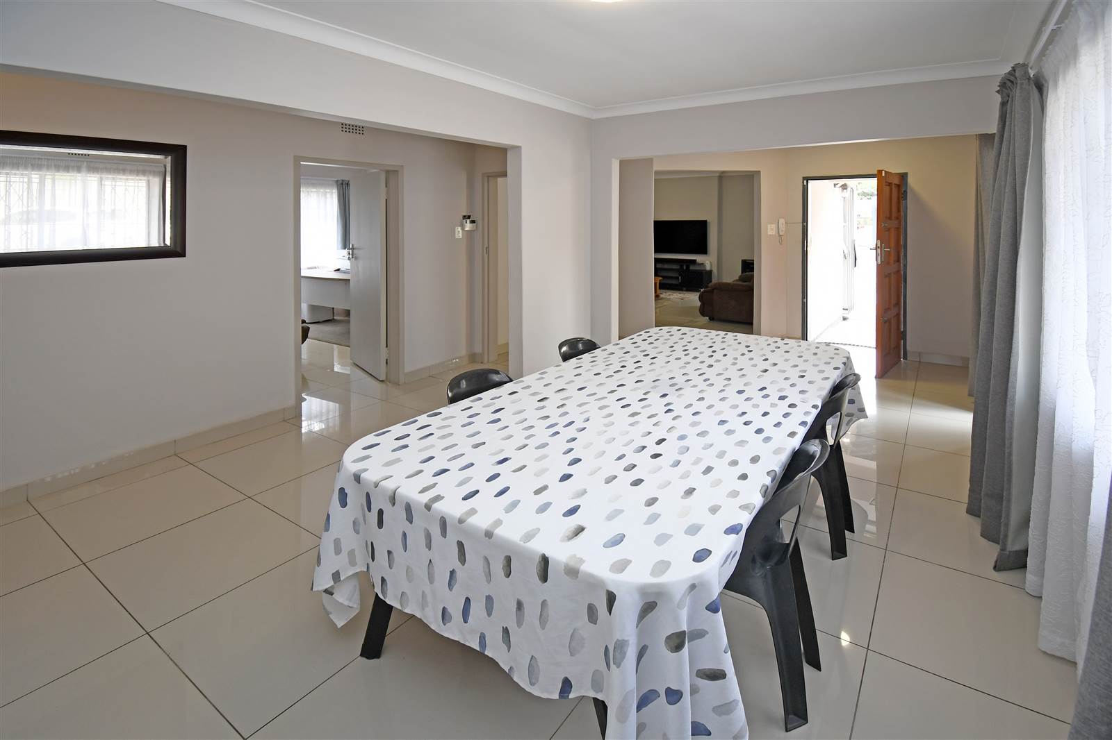 4 Bed House in Randpark photo number 6