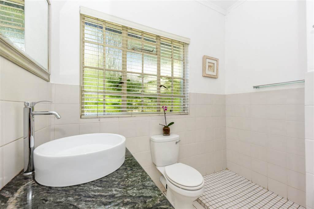 4 Bed House in Sandown photo number 7