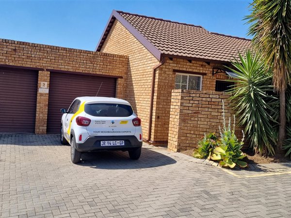 3 Bedroom Townhouse 3 Bedroom Townhouse