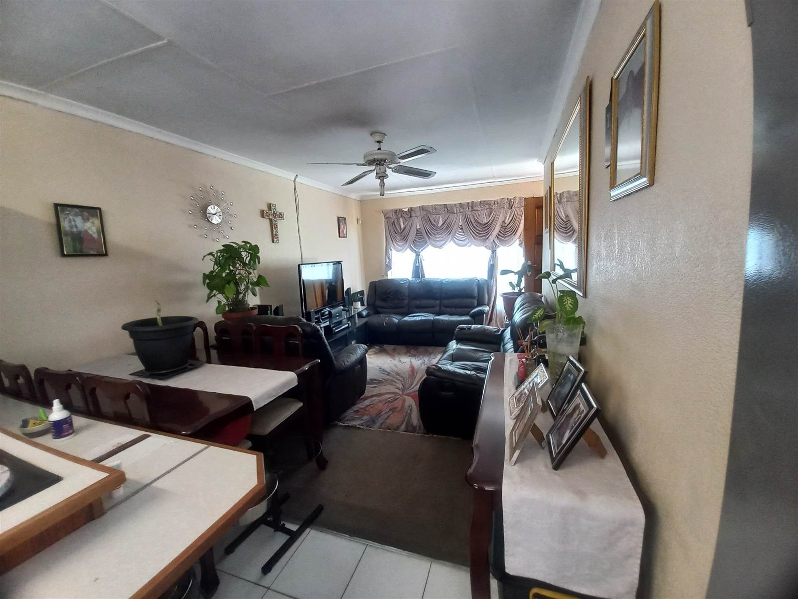 2 Bed Townhouse in Witbank Central photo number 9