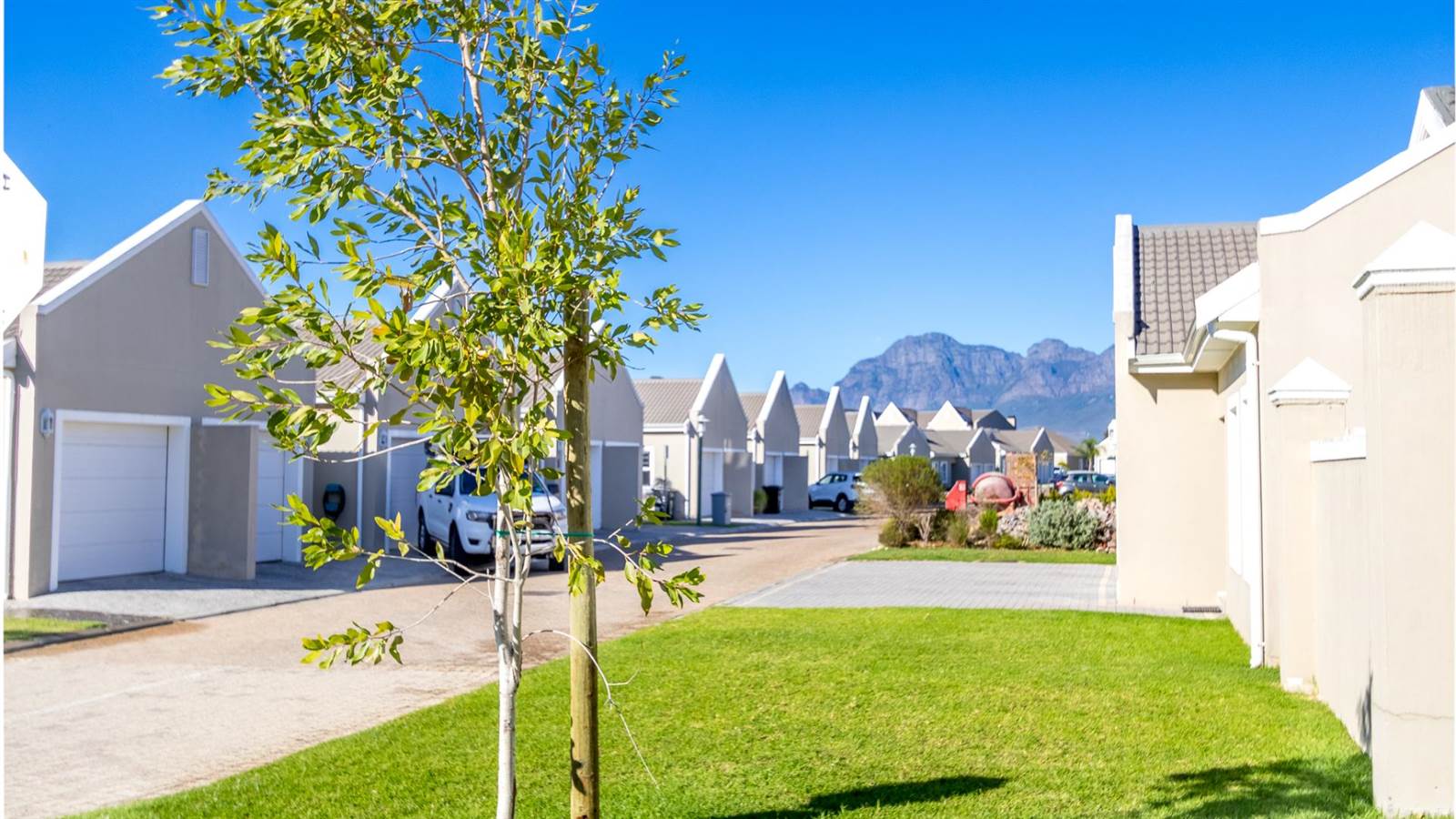 2 Bed Apartment in Paarl photo number 18