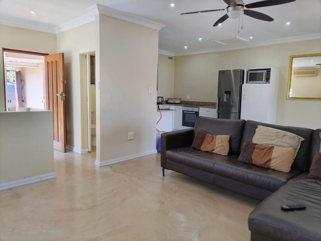 2 Bed Duplex in Pinetown Central photo number 3