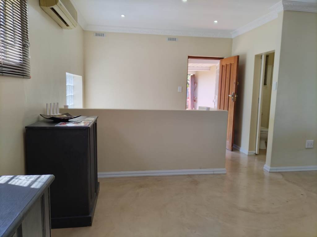 2 Bed Duplex in Pinetown Central photo number 5