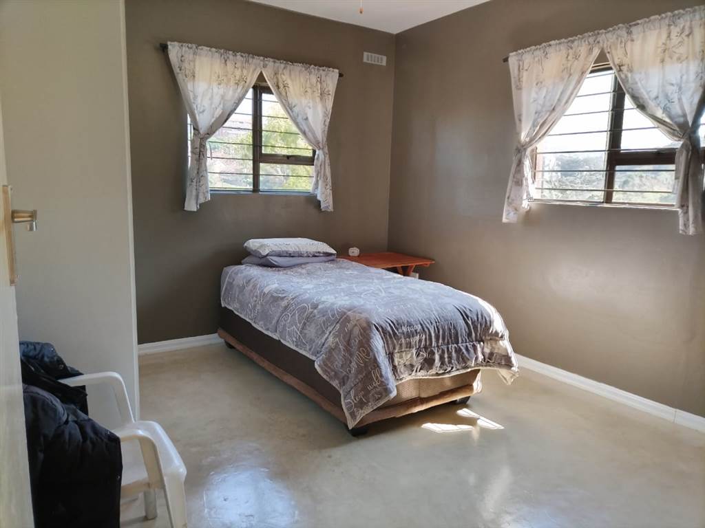 2 Bed Duplex in Pinetown Central photo number 9