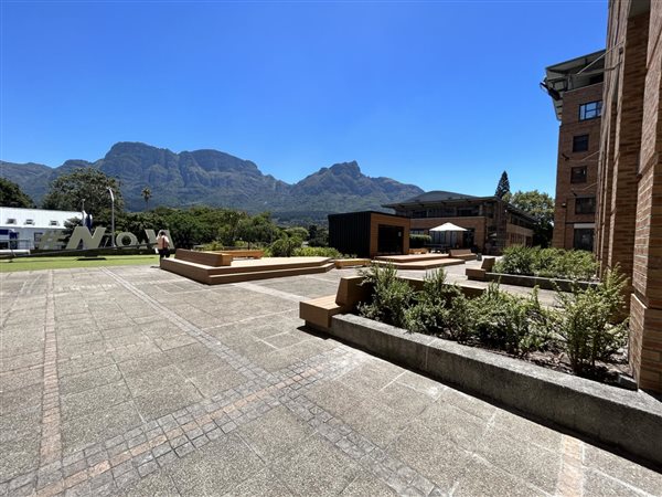 411  m² Commercial space in Claremont