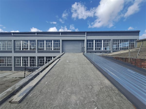 370  m² Industrial space