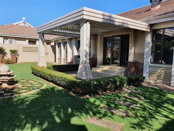 3 Bedroom Townhouse 3 Bedroom Townhouse