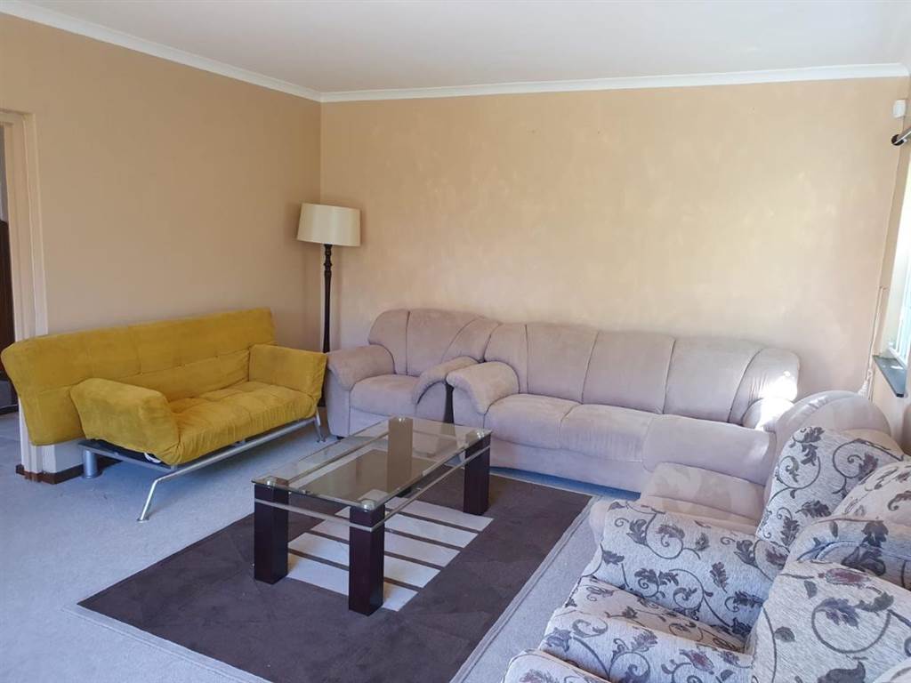 4 Bed House in Gordons Bay Central photo number 2