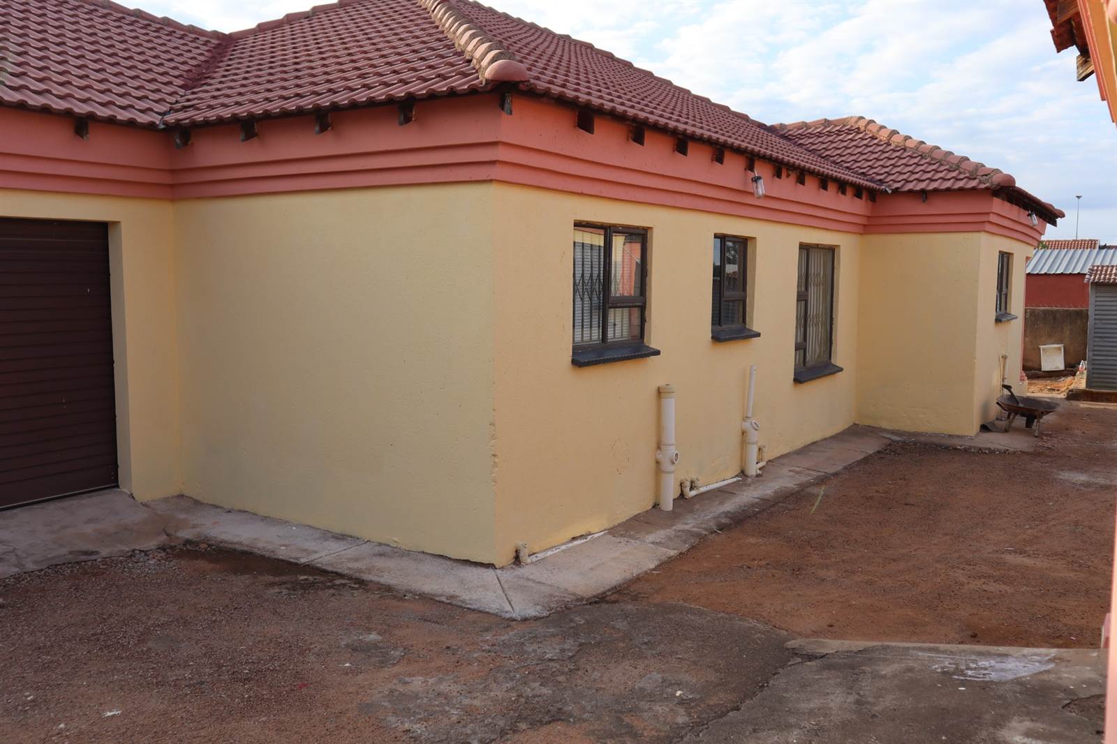 6 Bed House in Soshanguve photo number 8