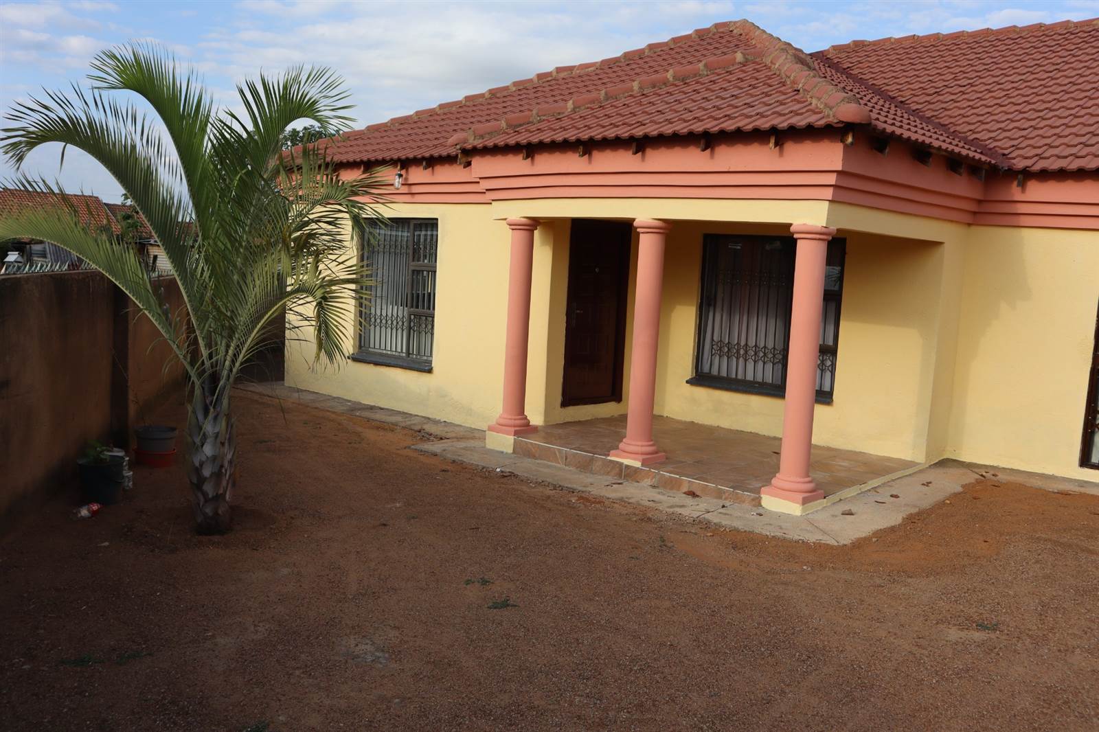 6 Bed House in Soshanguve photo number 3