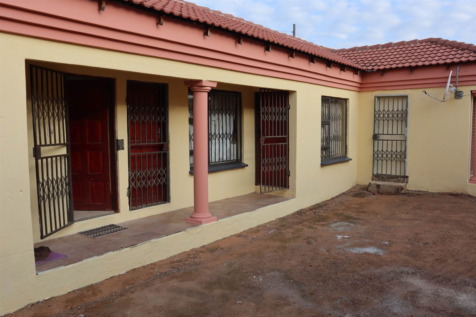 6 Bed House in Soshanguve photo number 10