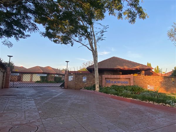 4 Bedroom Townhouse 4 Bedroom Townhouse