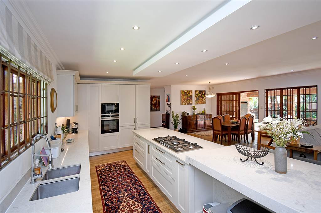 3 Bed House in Hurlingham Manor photo number 11