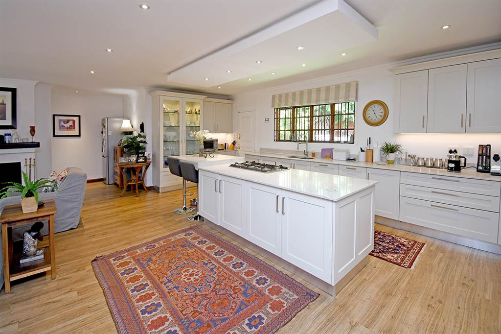 3 Bed House in Hurlingham Manor photo number 9