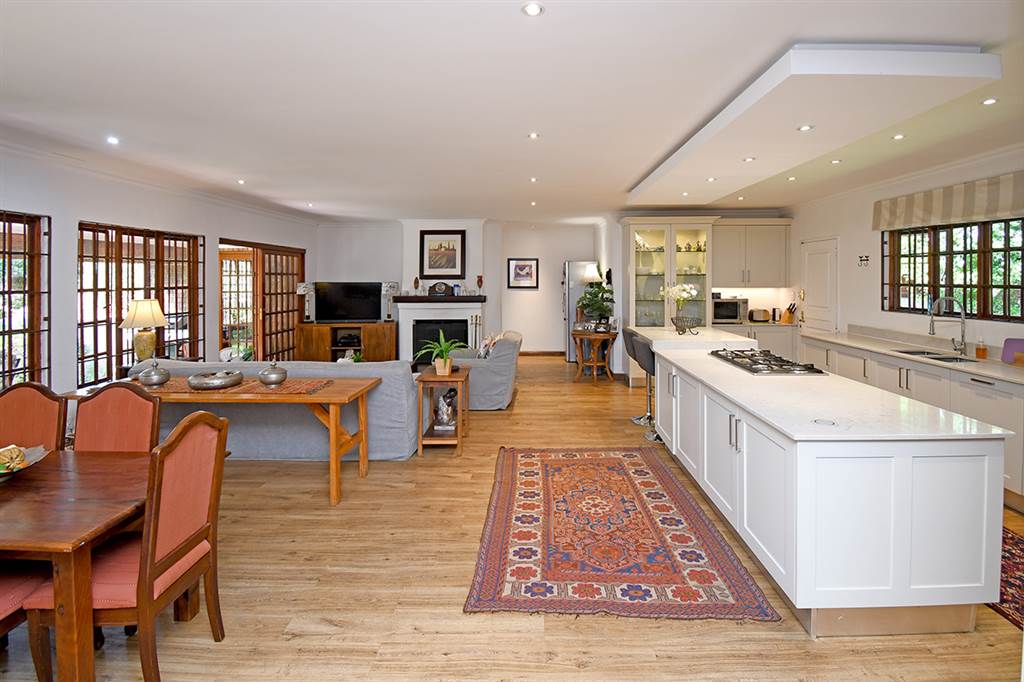 3 Bed House in Hurlingham Manor photo number 5