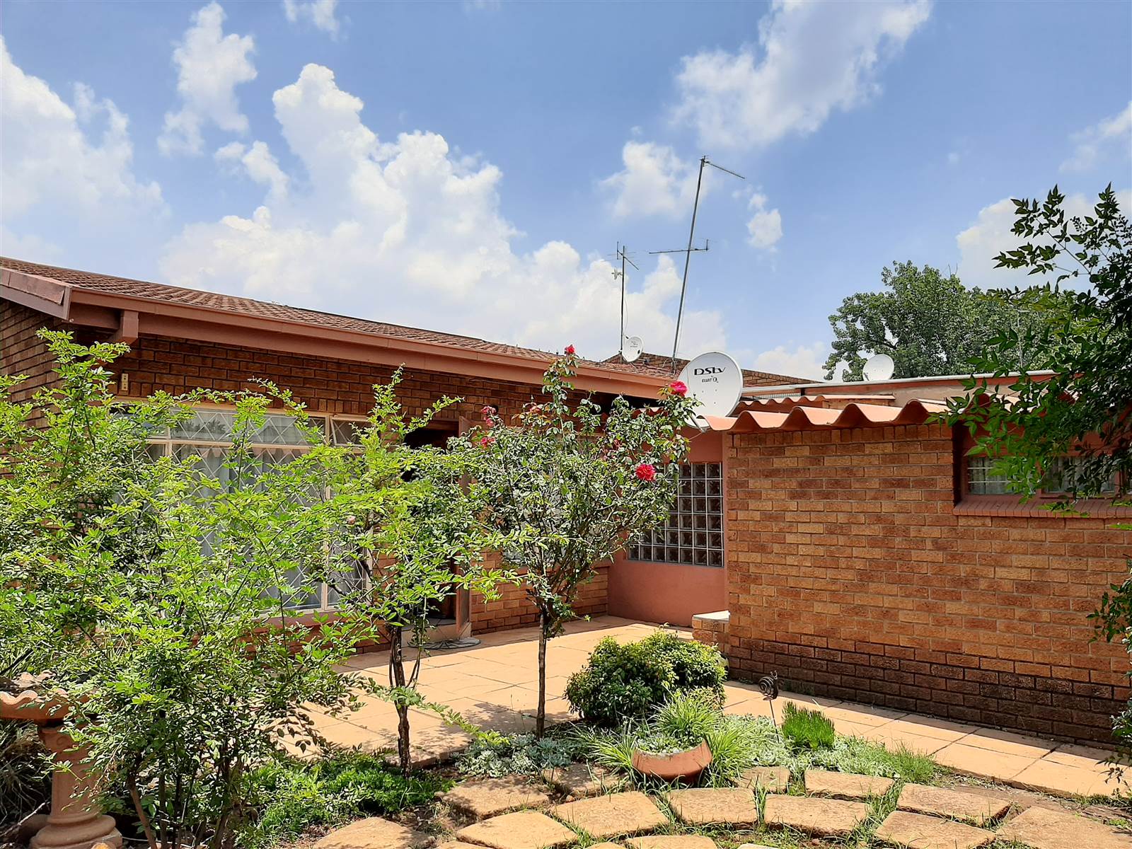 2 Bed Townhouse in Delmas photo number 1