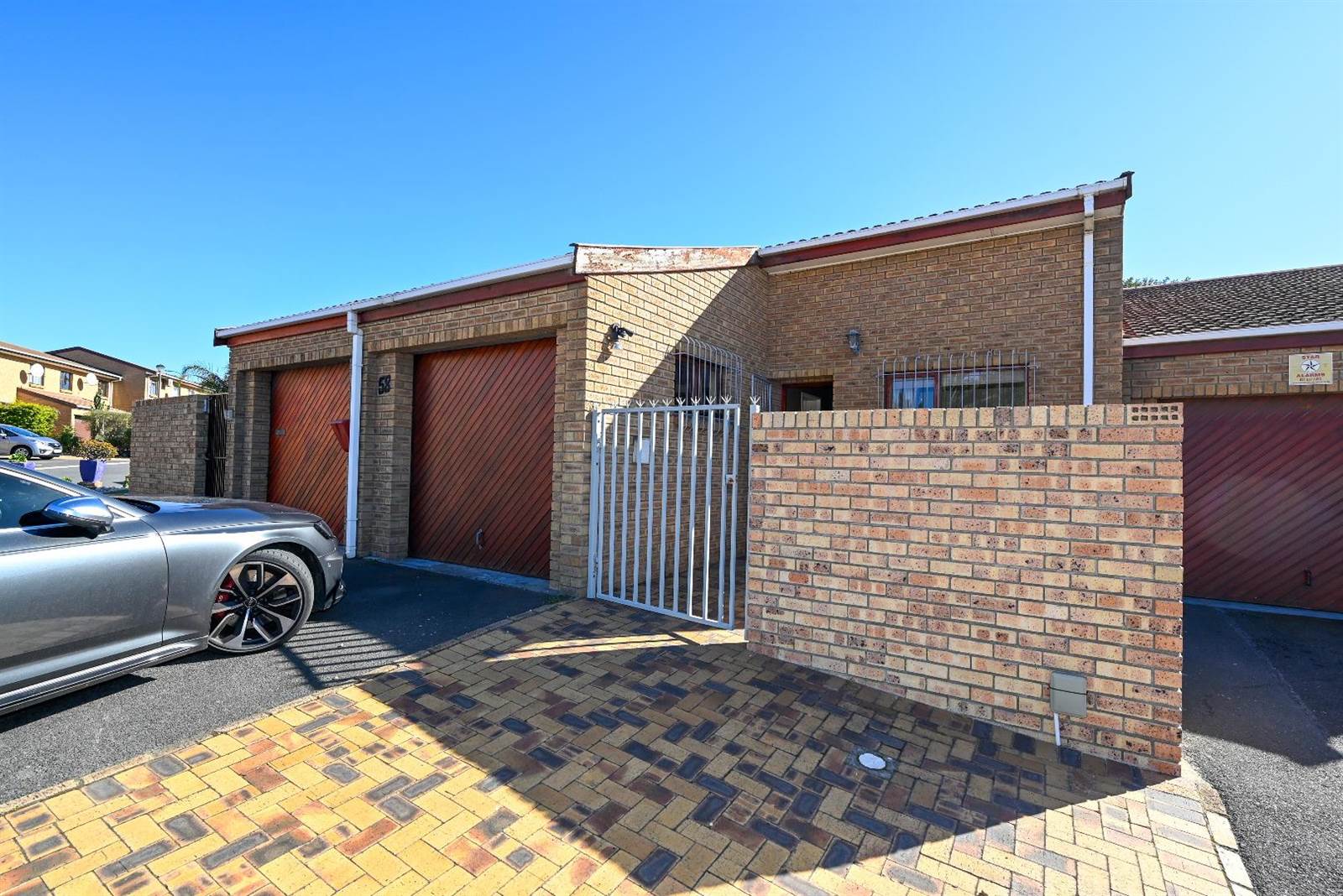 2 Bed Townhouse in Stellenberg photo number 1