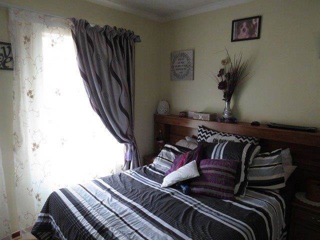 2 Bed Simplex in Highveld photo number 11