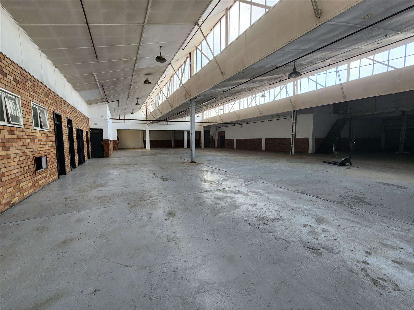 2000  m² Industrial space in Benrose photo number 5