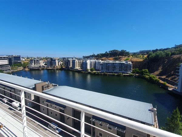 2 Bed Penthouse in Tyger Waterfront
