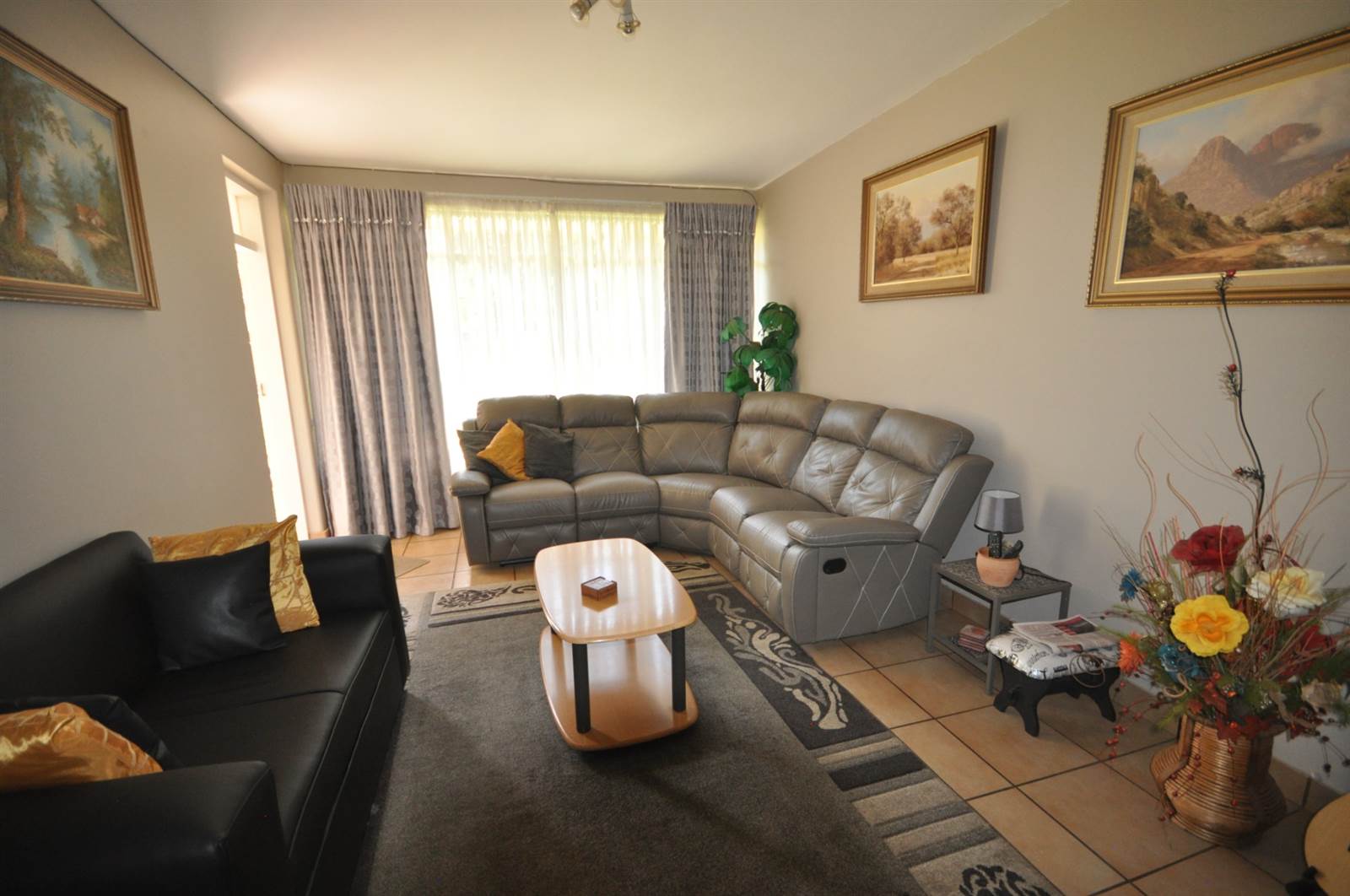 2 Bed Apartment in Greenhills photo number 5
